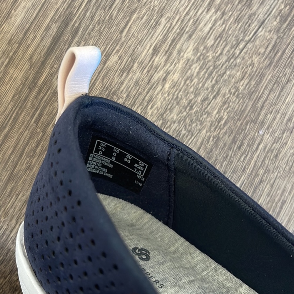 Clarks flat - Picture 7 of 7